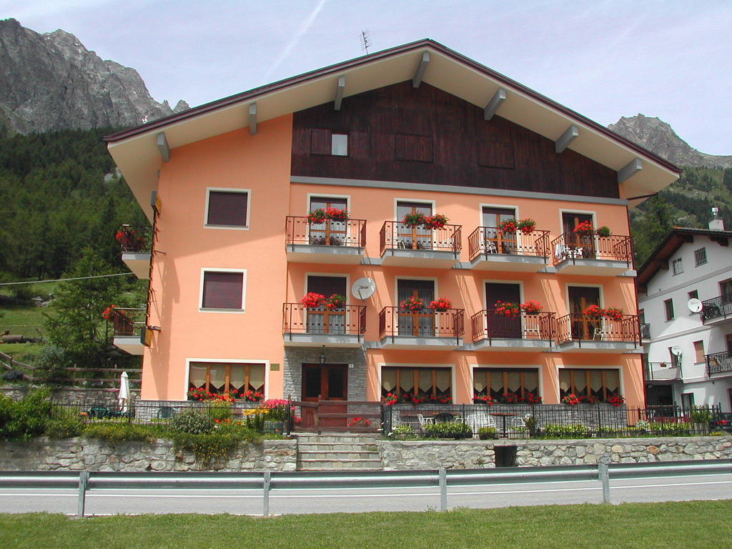 Albergo Valentino Bionaz Exterior photo